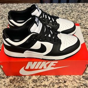 Men’s Nike Dunk Low Retro (Pandas) Size 9
